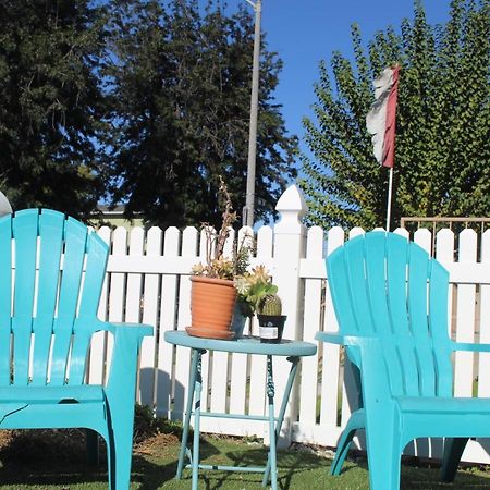240 Usc Turquoise House Bed and Breakfast Los Ángeles Exterior foto